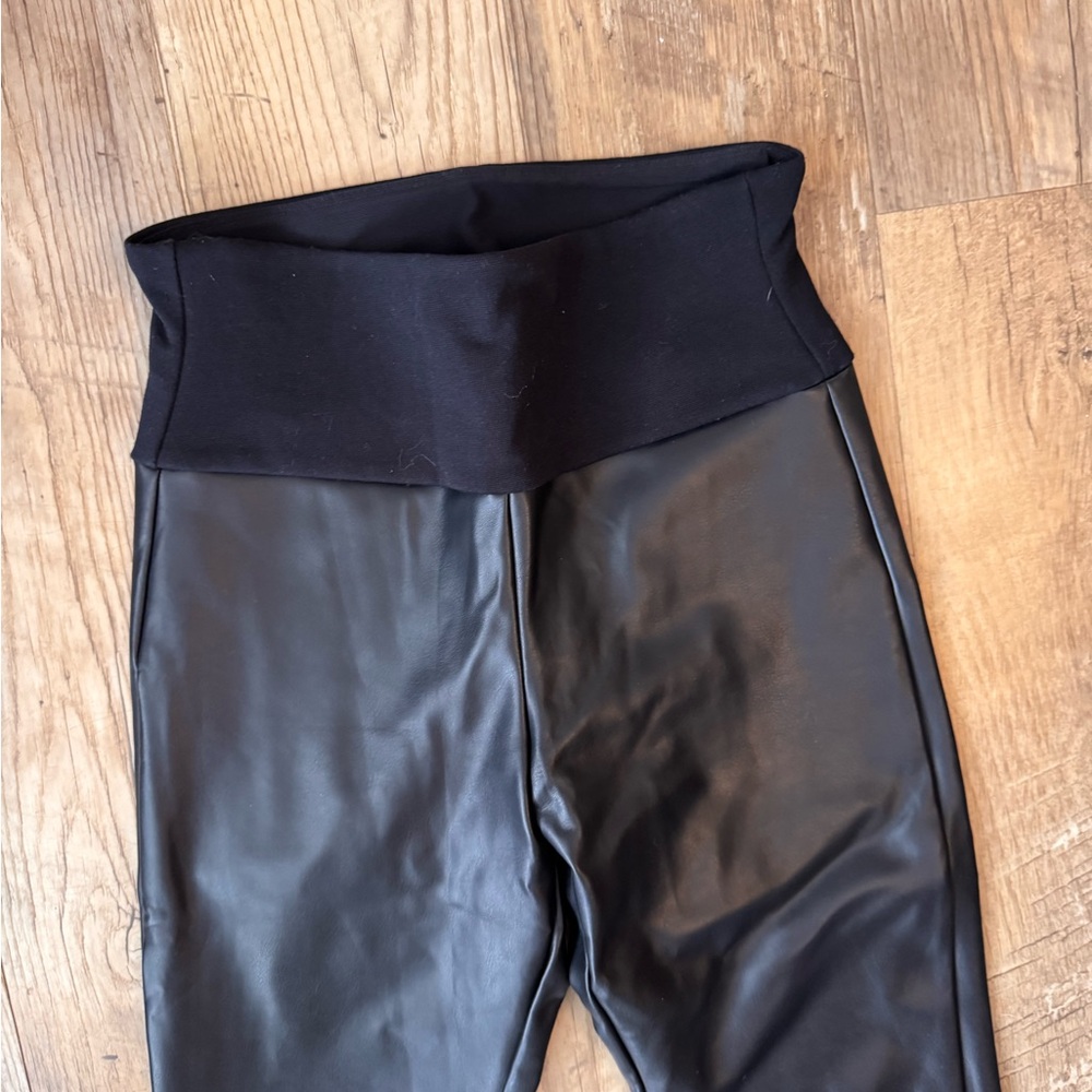 NWOT assets by spanx faux leather leggings size small - Picture 8 of 10